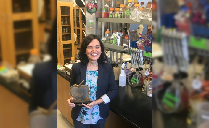 Sabri Ülker Bilim Ödülü Doç. Dr. Elçin Ünal’a verildi