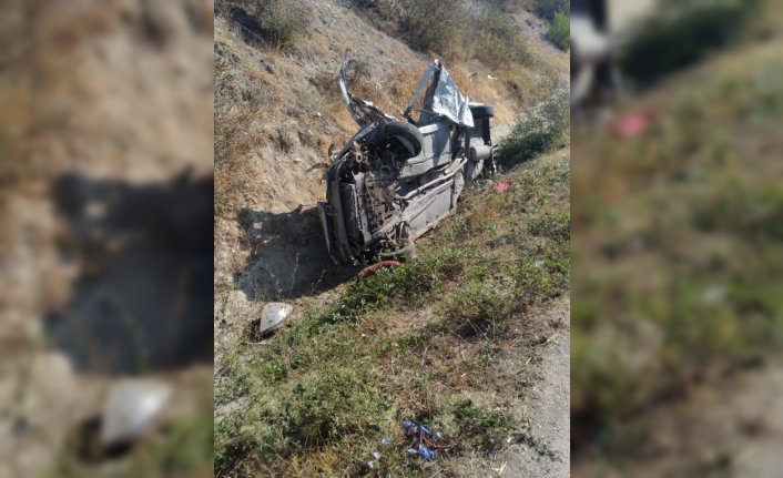 Sinop'ta otomobil ile kamyon çarpıştı: 1 ölü, 2 yaralı