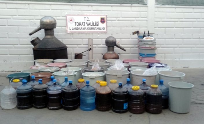 Tokat'ta 2 bin 580 litre sahte içki ele geçirildi