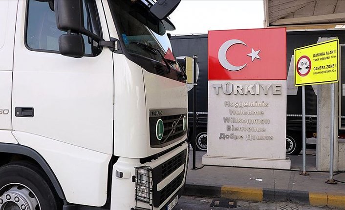 Avrupa'ya açılan sınır kapılarında tır geçiş rekoru kırıldı