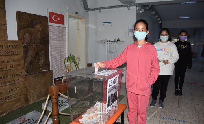 Bartın'da ortaokul öğrencileri İzmir'deki depremzede yaşıtları için harçlıklarını biriktirdi