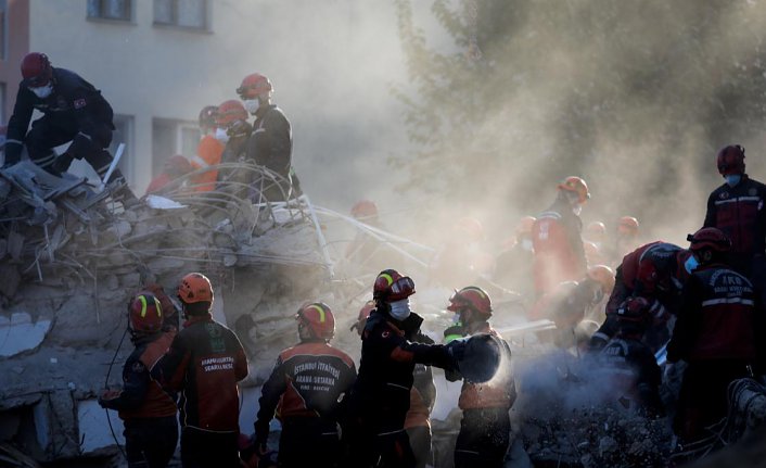 İzmir'deki depremde can kaybı 91'e yükseldi
