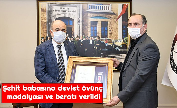 Şehit babasına devlet övünç madalyası ve beratı verildi