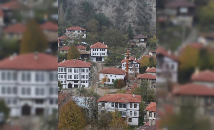 Tarihi Osmanlı kasabası Mudurnu'da sonbahar
