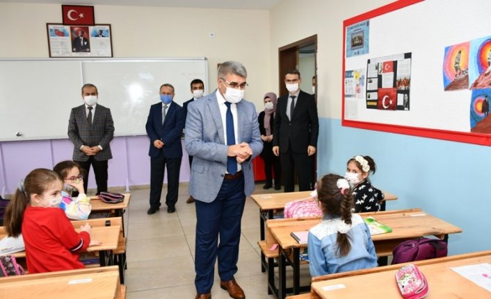 Vali Gürel'den okul ziyaretleri