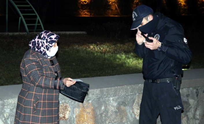 Karabük'te hem karantinayı hem de sokağa çıkma kısıtlamasını ihlal eden kişiye ceza
