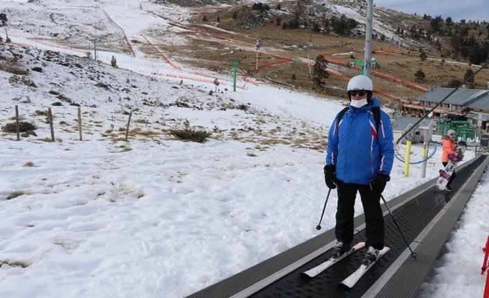 Kartalkaya'da yapay karla kayak ve snowboard keyfi