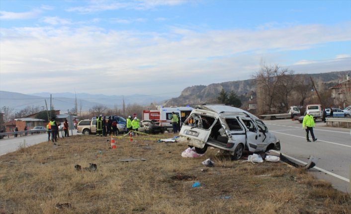 Kastamonu'da otomobille hafif ticari araç çarpıştı: 2 ölü, 2 yaralı