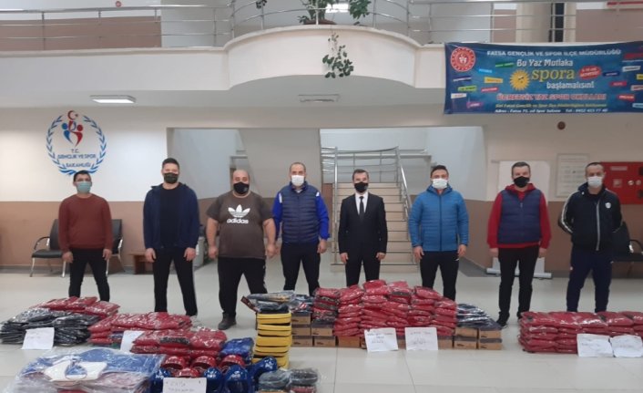 Ordu'da sporculara malzeme desteği