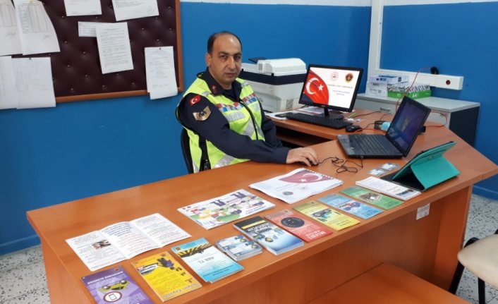 Samsun'da jandarma, öğrencilere internet üzerinden trafik eğitimi verdi