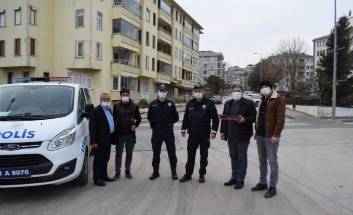 Türk Kızılay ve gazetecilerden güvenlik güçlerine ikram