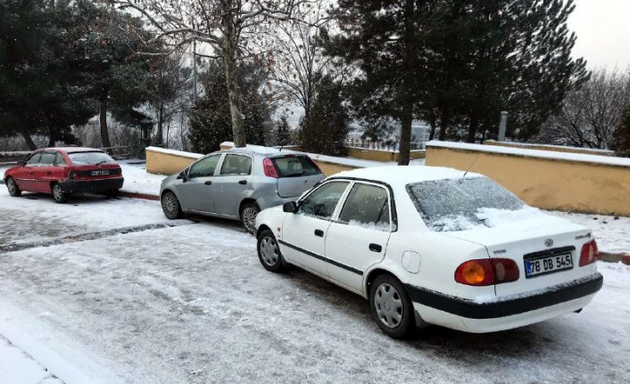 Bartın, Karabük ve Zonguldak'ta kar etkili oluyor