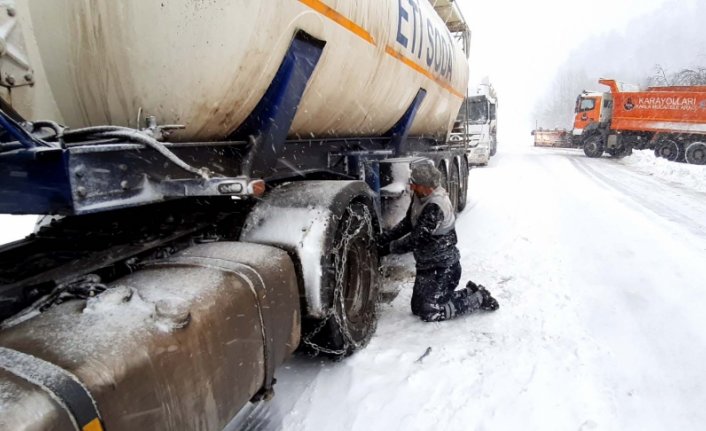 Bolu'da karla mücadele çalışması