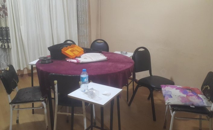 Düzce'de evde kumar oynayan 17 kişiye para cezası