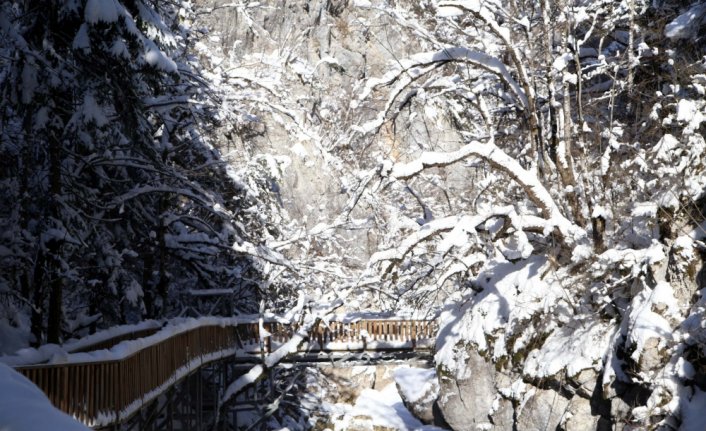 Horma Kanyonu kar altında doyumsuz manzaralar sunuyor
