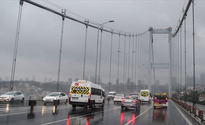 İstanbul'da yağışlı hava etkili oluyor