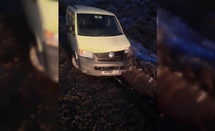 Samsun'da minibüs sulama kanalına düştü: 8 yaralı