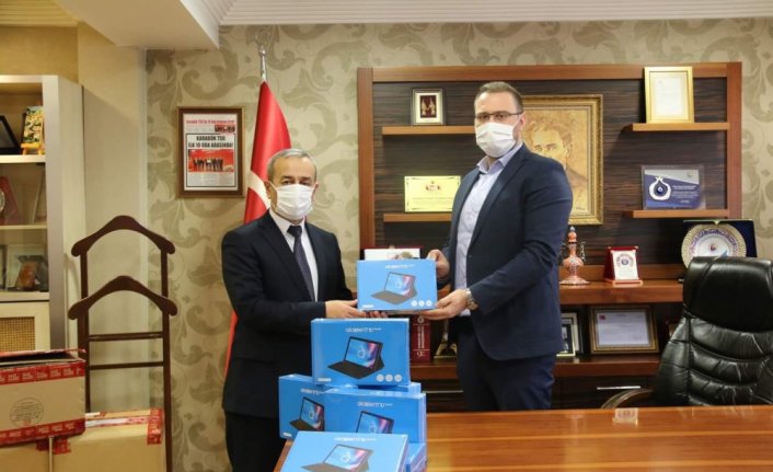 TOBB’dan gelen tablet bilgisayarlar Milli Eğitim Müdürlüğüne teslim edildi