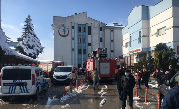 Bartın Devlet Hastanesinin medikal odasında çıkan yangın söndürüldü