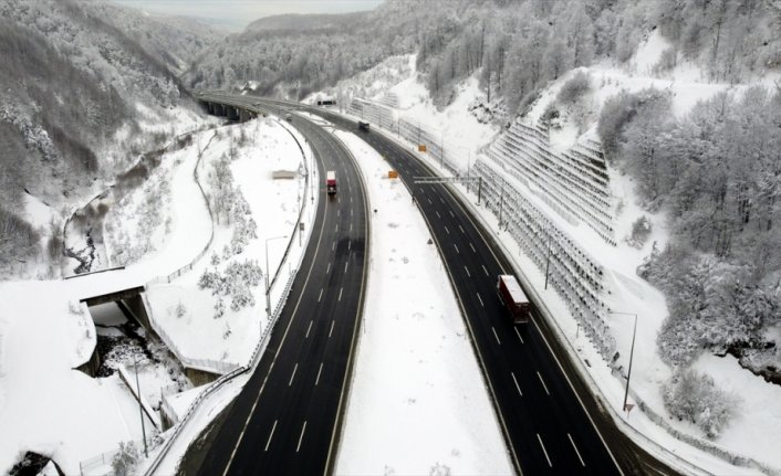 Bolu Dağı'nın eşsiz kar manzarası havadan görüntülendi