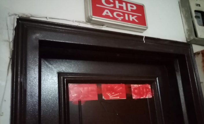 Çorum'da CHP İskilip İlçe Başkanlığı girişine boyayla zarar verildi