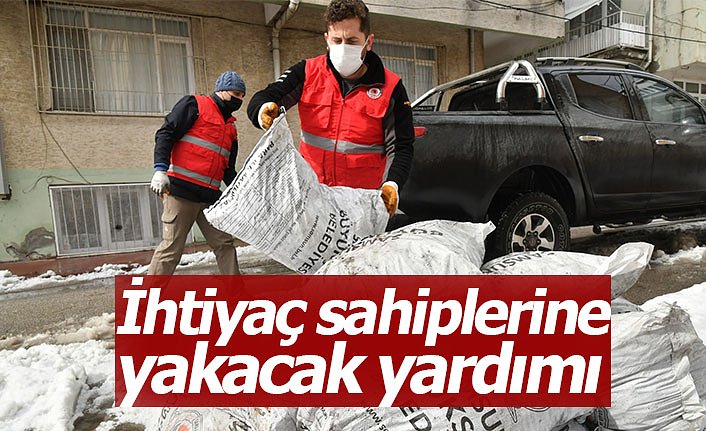 İhtiyaç sahiplerine yakacak yardımı