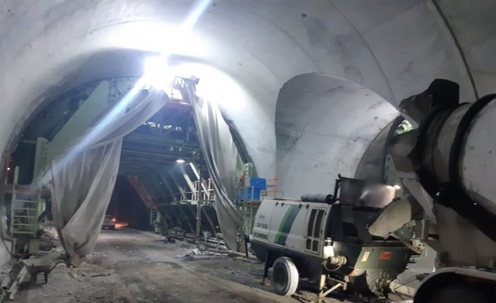 Türkiye'nin en uzun üçüncü tüneli olacak Eğribel Tünelinde sona doğru