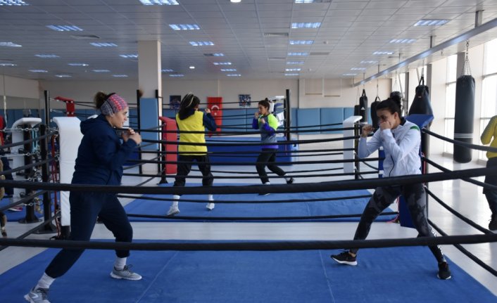 A Milli Kadın Boks Takımı Trabzon'da kamp çalışmalarına başladı