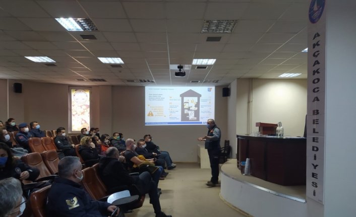 Akçakoca'da afet yönetimi ve farkındalık eğitimi verildi
