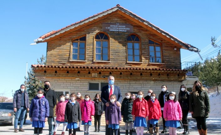 Bayburt'ta öğrenciler 