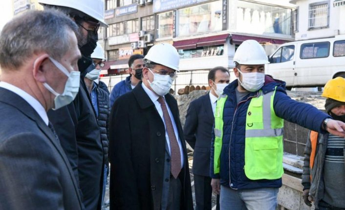 Büyükşehir Belediye Başkanı Demir, Subaşı Meydanı'ndaki çalışmaları inceledi