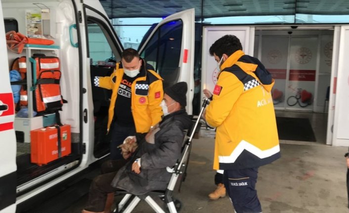 Düzce'de köpeğin saldırısı sonucu yüzünden ağır yaralanan kişi hastaneye kaldırıldı