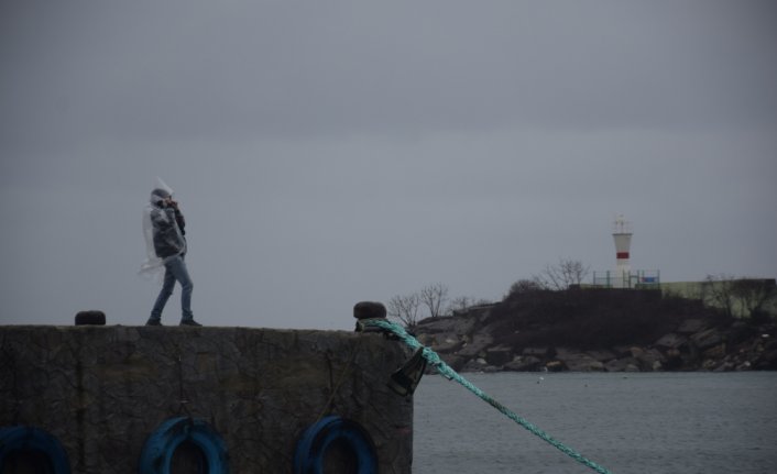 Düzce'de kuvvetli rüzgar ve sağanak etkili oluyor