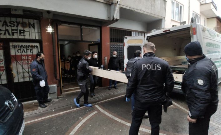 Düzce'de tartıştığı karısını bıçakla öldüren kişi intihar etti