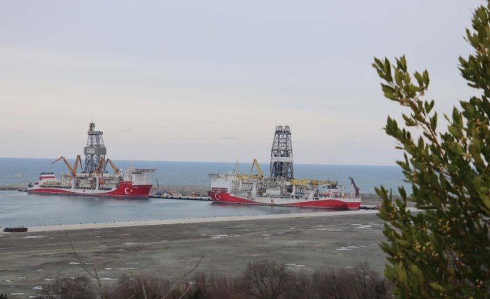 Fatih ve Kanuni gemileri, yeni sondaj için Filyos Limanı'nda hazırlıklarını sürdürüyor