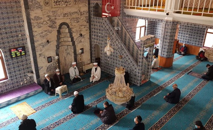 Güce'de şehitler için mevlit okutuldu