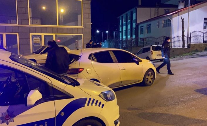 Samsun'da trafikte yol verme kavgası: 3 yaralı