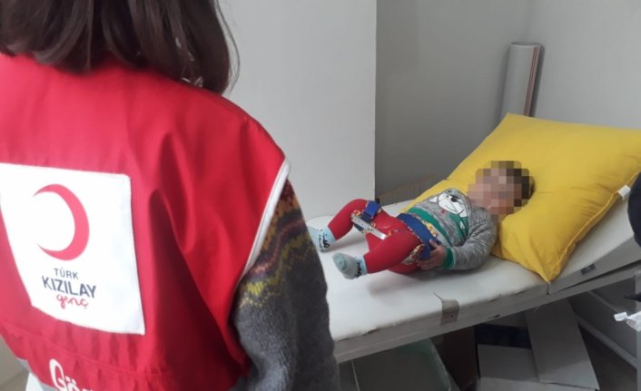 Türk Kızılay Karabük Şubesi kalça çıkığı olan bebeğe ihtiyacı olan cihazı ulaştırdı