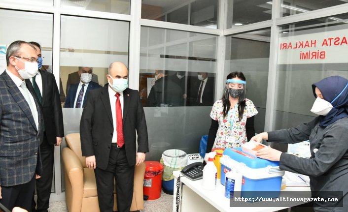 Vali Doç. Dr. Zülkif DAĞLI Bafra Devlet Hastanesini Ziyaret Etti
