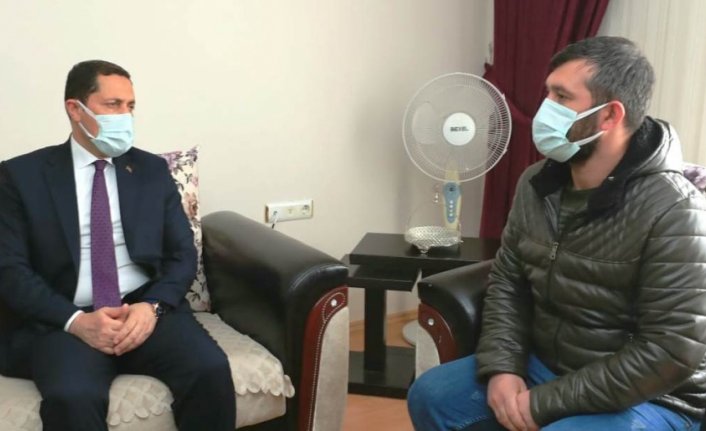 Vali Masatlı, 7 aylık hamileyken yakalandığı Kovid-19 nedeniyle hayatını kaybeden kadının eşini ziyaret etti