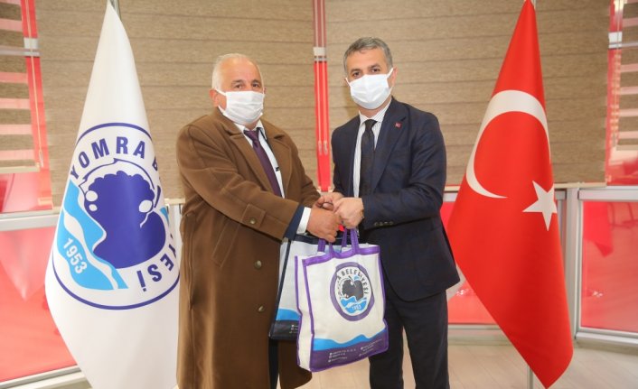 Yomra'da, dededen kalma yerli mısır tohumları çiftçilere dağıtılıyor