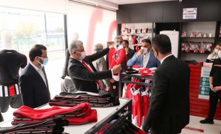 AK Parti Samsun İl Başkanlığı 555 Samsunspor forması satın alarak takıma destek başlattı