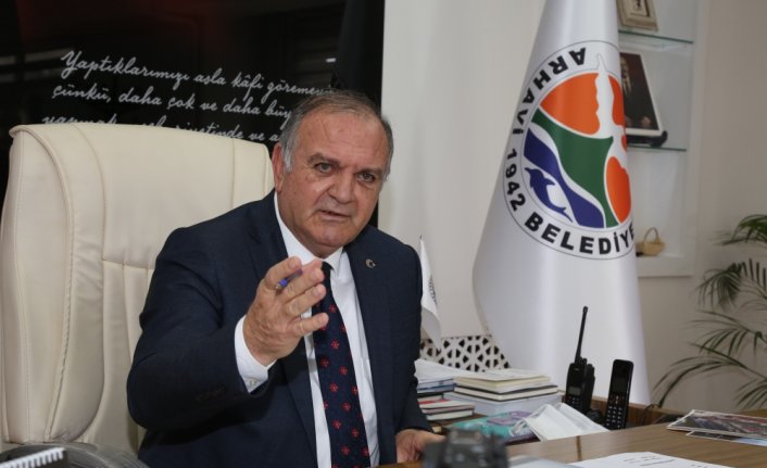 Arhavi Belediye Başkanı Vasfi Kurdoğlu, belediyenin 2 yıllık faaliyetlerini değerlendirdi