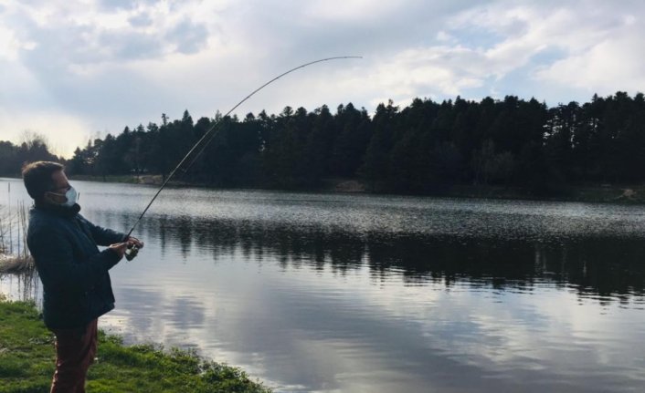 Gölcük olta balıkçılarının ilgi odağı oldu