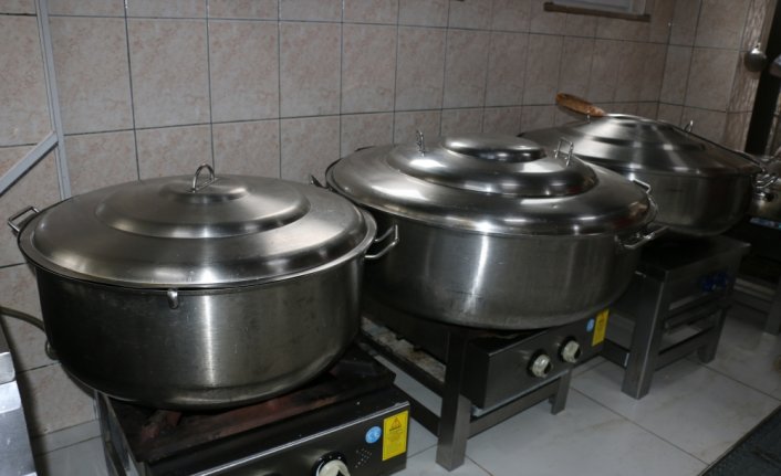 Göynük'te ramazanda ihtiyaç sahibi 380 haneye sıcak yemek veriliyor