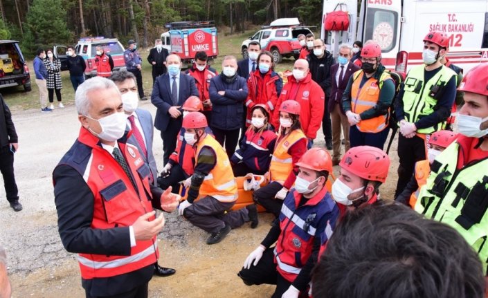 Kastamonu Valisi Çakır, bir hasta ziyaretinden 42 Kovid-19 vakası tespit edildiğini söyledi