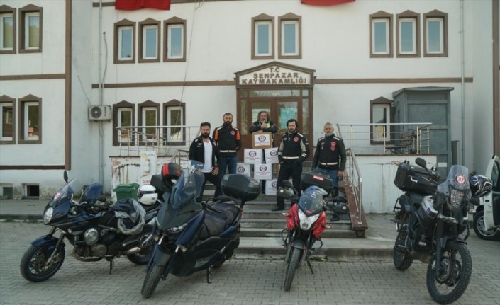 Kastamonu'da motosiklet tutkunları ramazan ayında erzak kolisi dağıtıyor