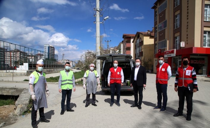 Kastamonu'da ramazanda her gün 300 kişiye sıcak yemek ulaştırılıyor
