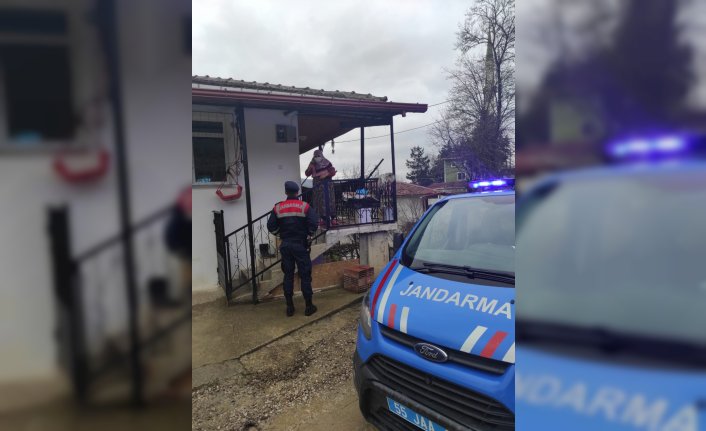 Kavak'ta jandarma, Kovid-19 denetimlerini sürdürüyor