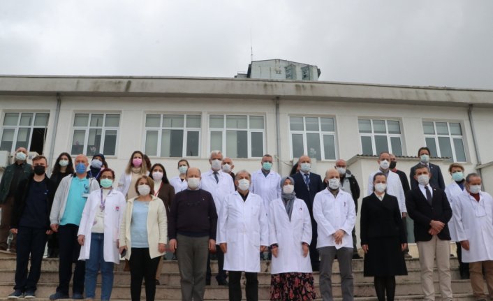 Kovid-19 nedeniyle vefat eden Prof. Dr. Cemil Taşçıoğlu ve sağlık çalışanları Trabzon'da anıldı